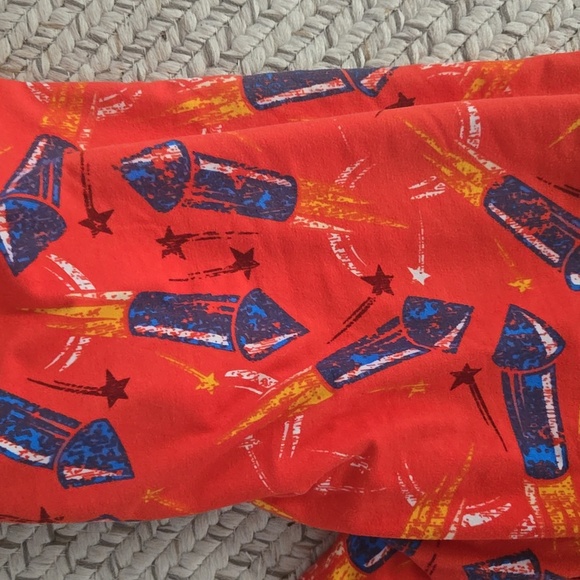 Lularoe Tall & Curvey Rocket Print 4th of July Red Leggings - Picture 2 of 2